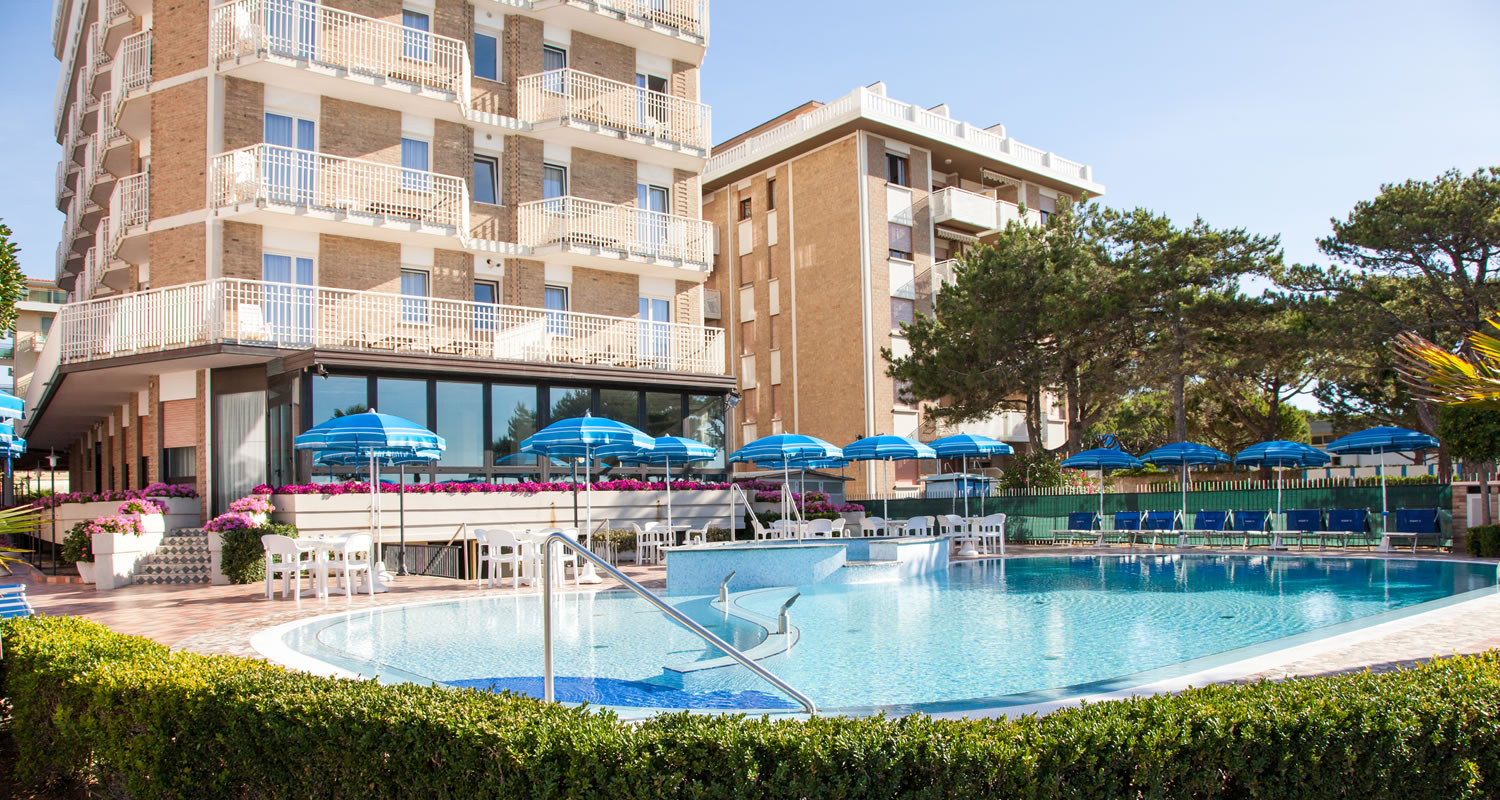 Hotel Jesolo Con Piscina Privata Riscaldata Regents Hotel